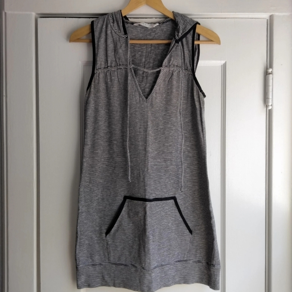 Trina Turk Hooded Black & White Striped Sleeveless V-Neck Mini Dress Womens Sz S